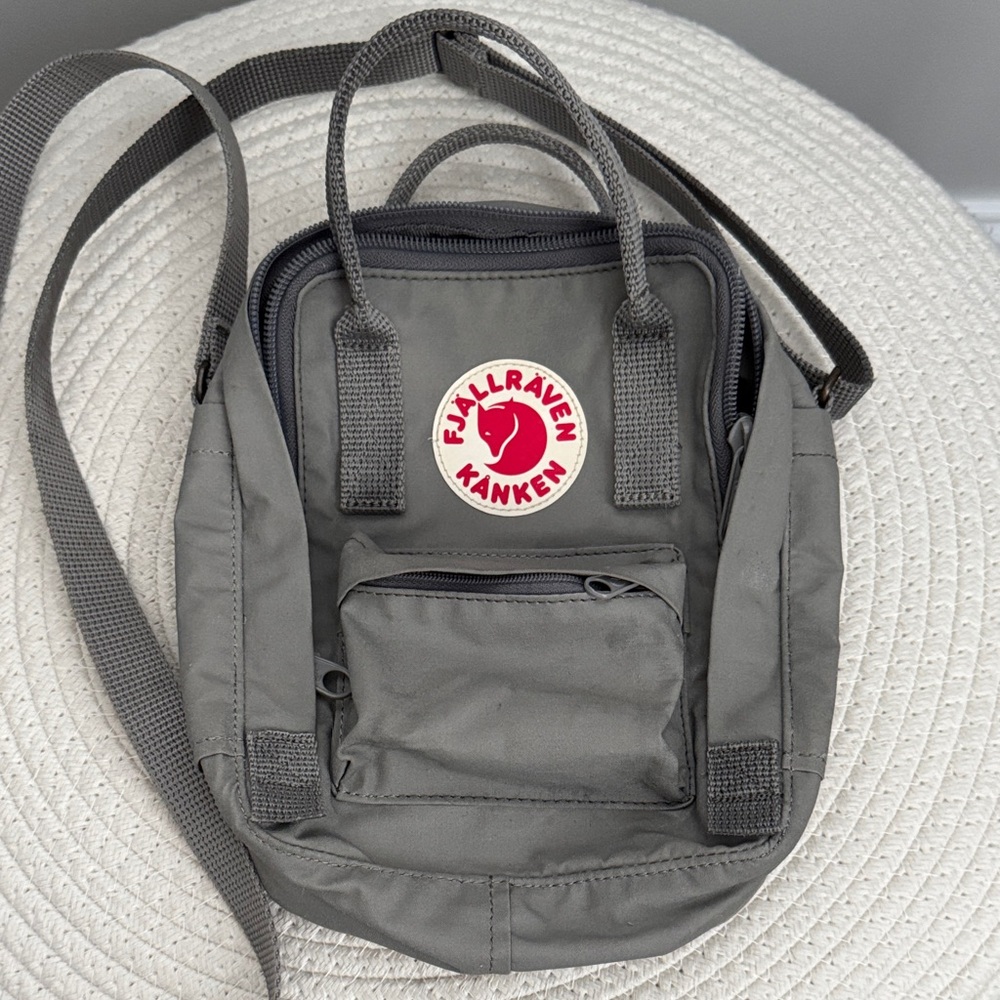 Fjallraven Kånken sling crossbody in Fog water repellent